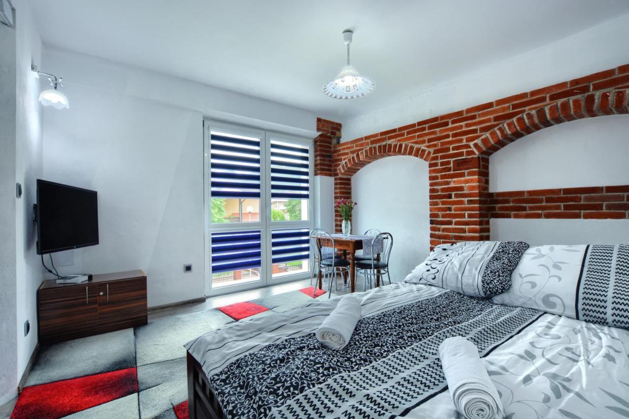 Ceglany Apartament Ustrzyki Dolne Exteriör bild