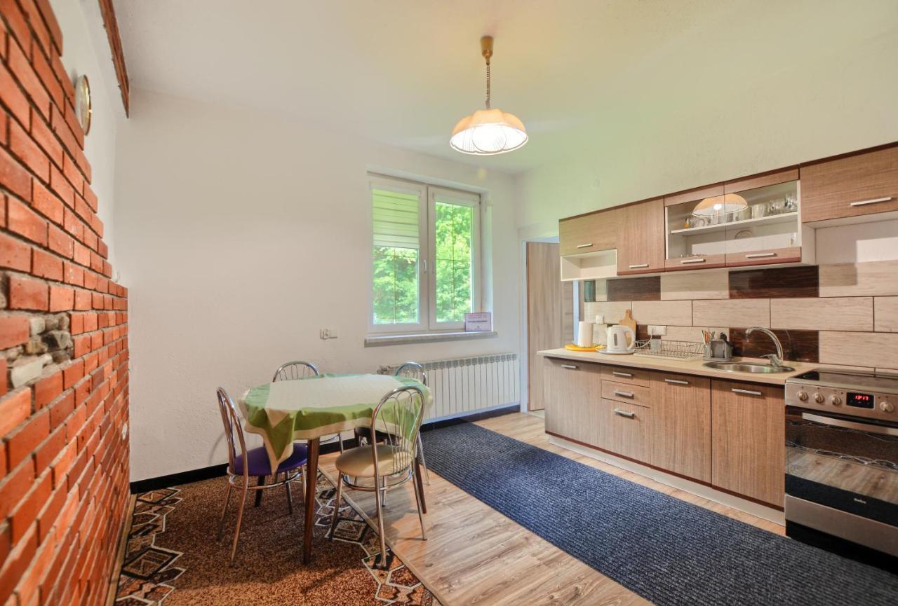 Ceglany Apartament Ustrzyki Dolne Exteriör bild