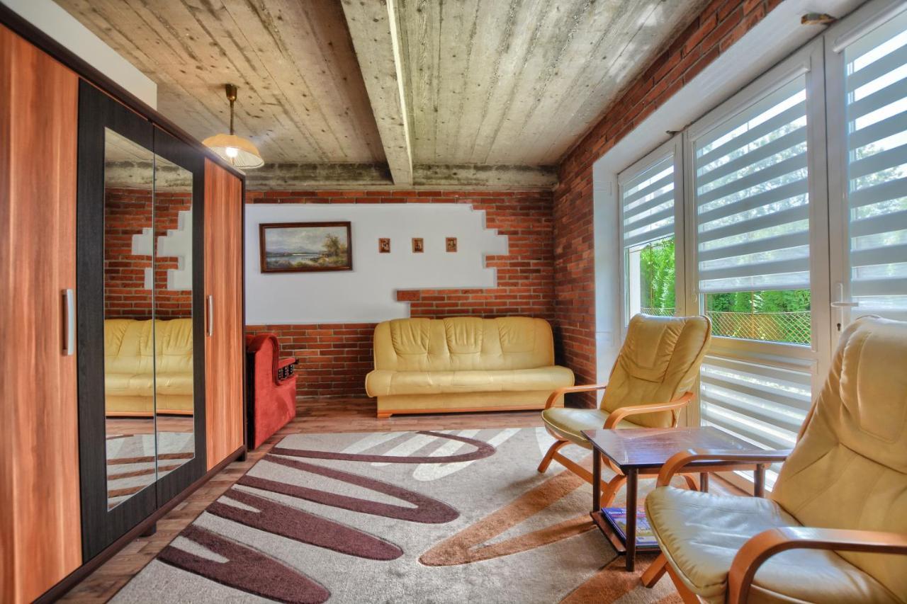 Ceglany Apartament Ustrzyki Dolne Exteriör bild