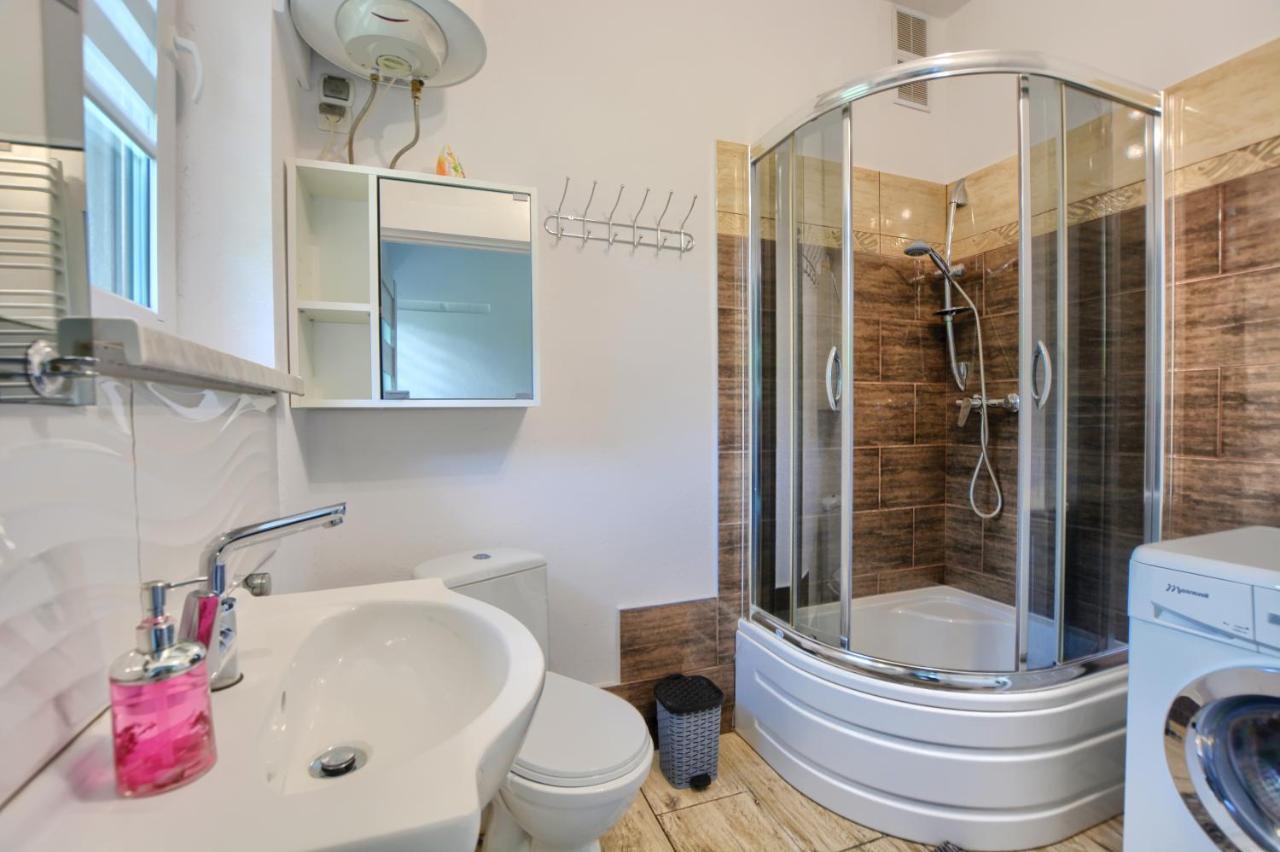 Ceglany Apartament Ustrzyki Dolne Exteriör bild